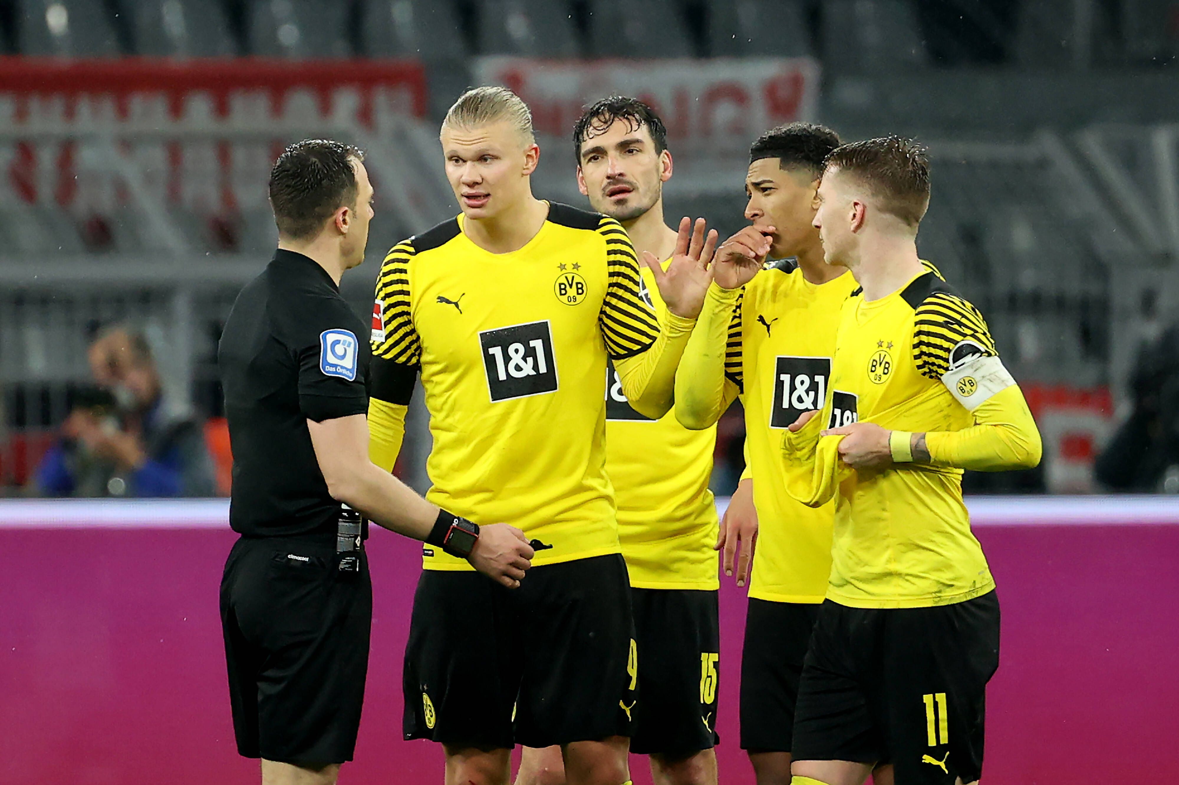 Bellingham (2.v.r.) und Co. waren außer sich.