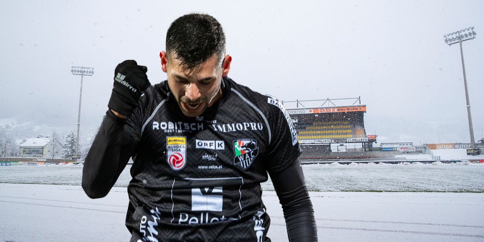 Tai Baribo bringt Wolfsberg im Schneetreiben in Führung.