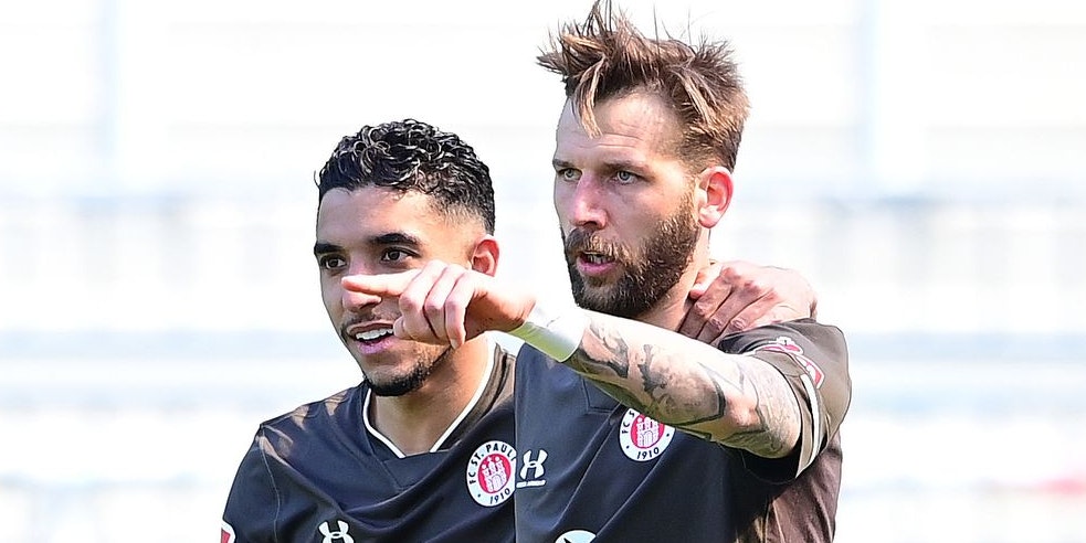 Guido Burgstaller jubelt über 14 Saisontore.