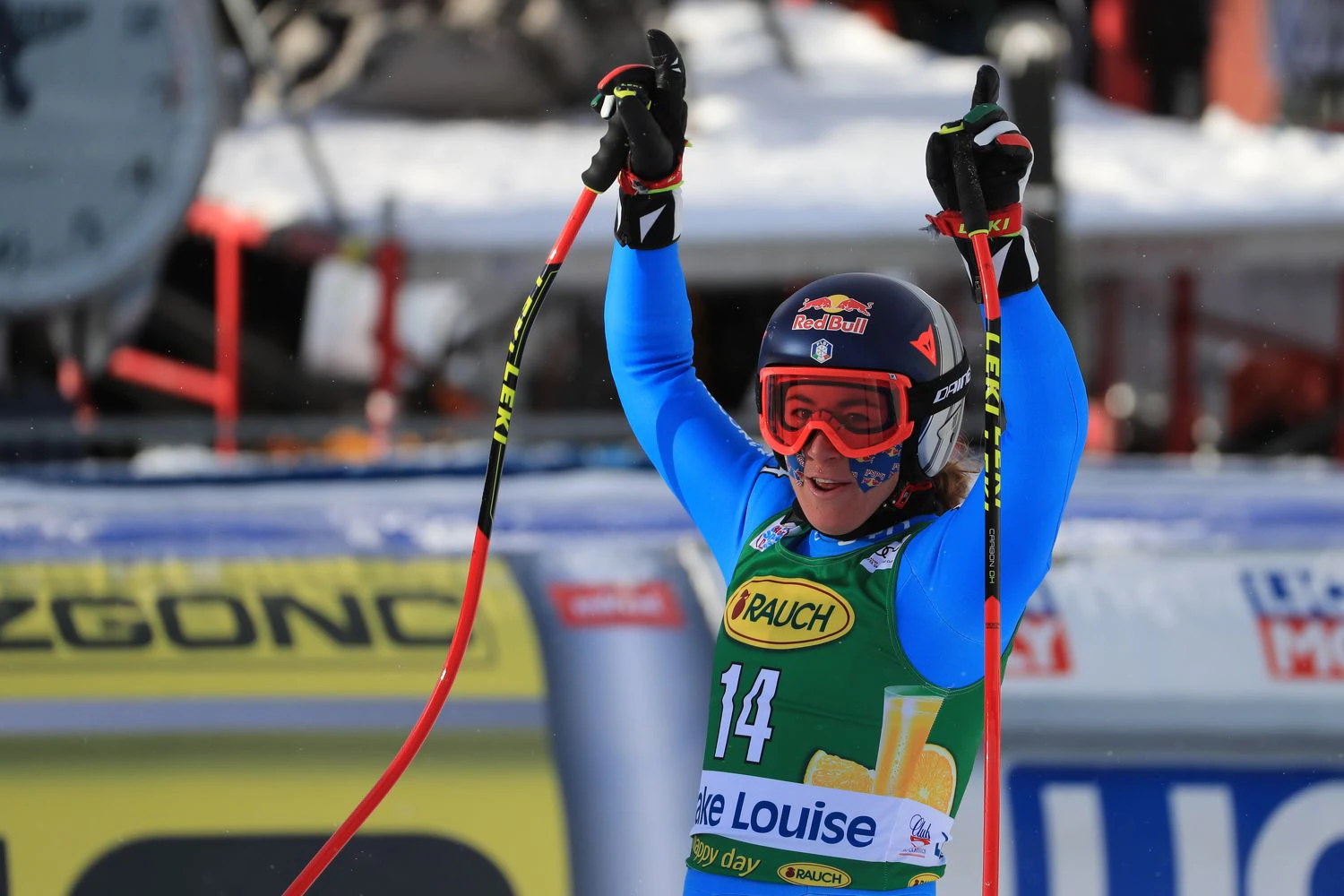 Sofia Goggia jubelt über den Sieg im Super-G.