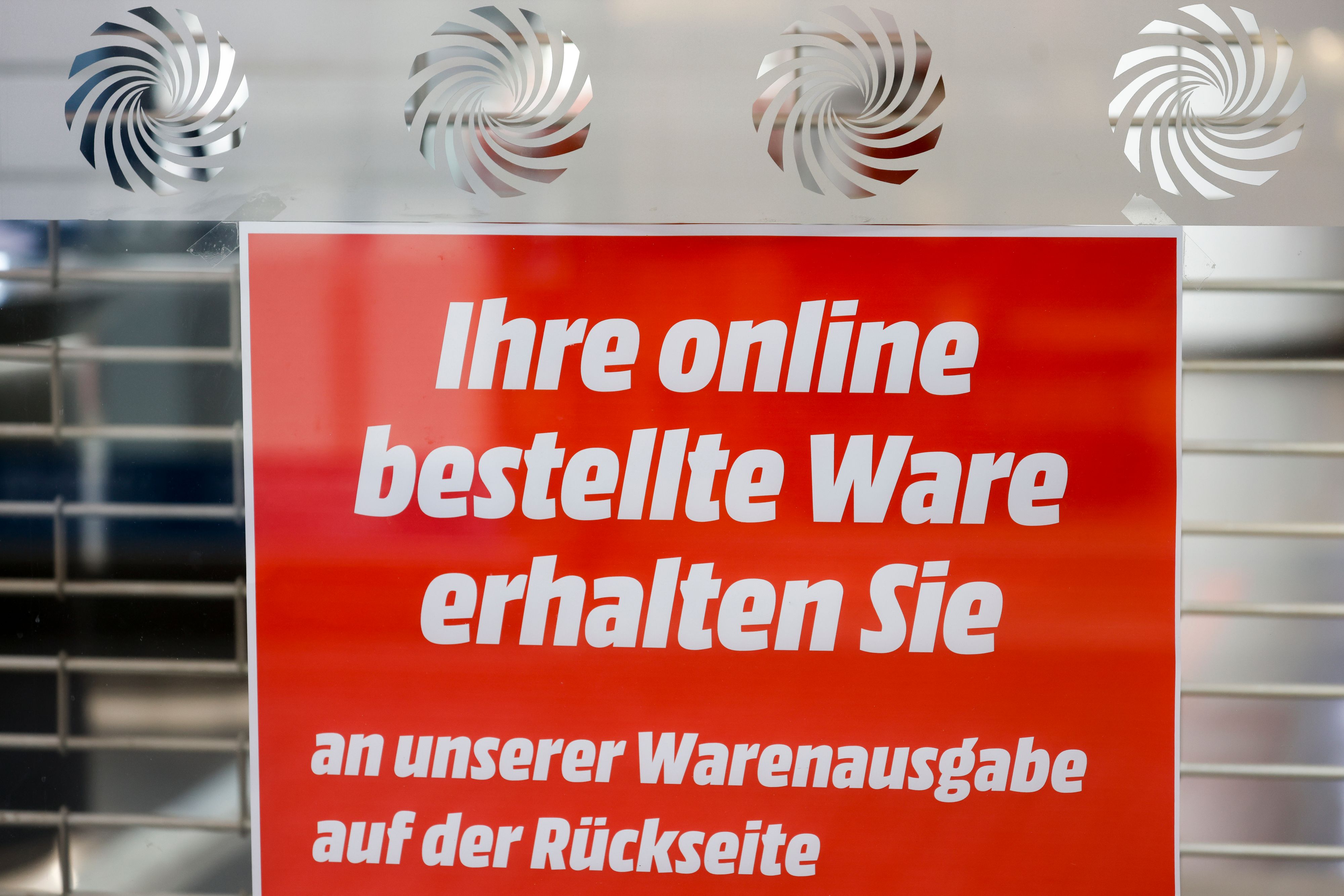 Bestellte Waren können im Lockdown per Click & Collect abgeholt werden.