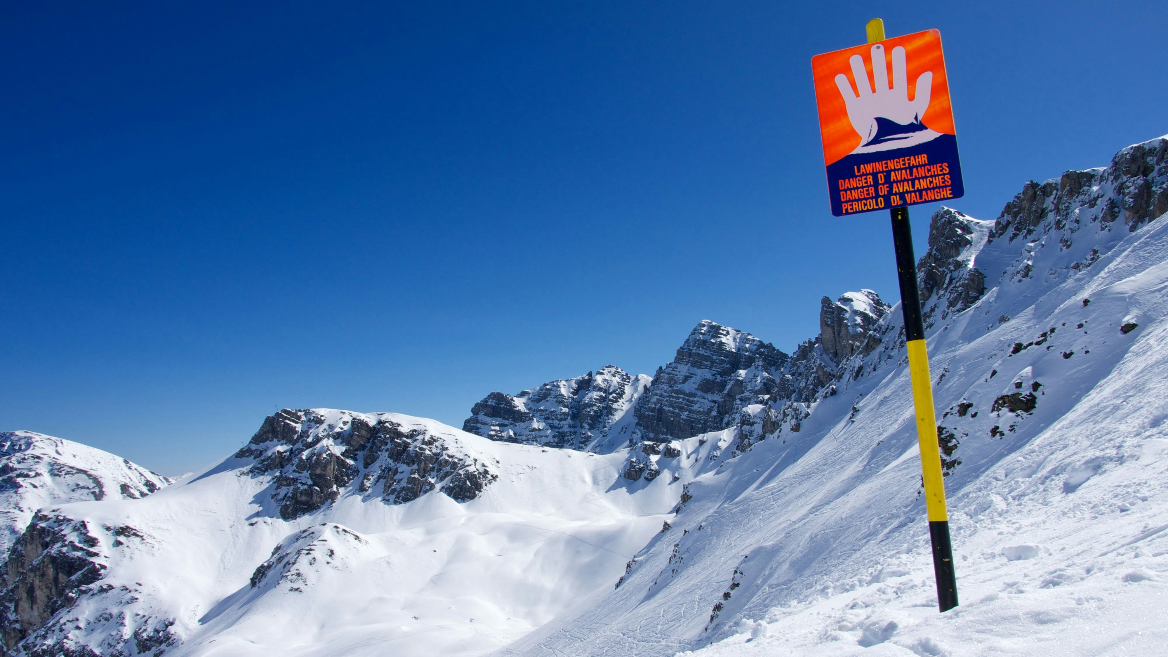 Avalanche sign in the Austrian Alps