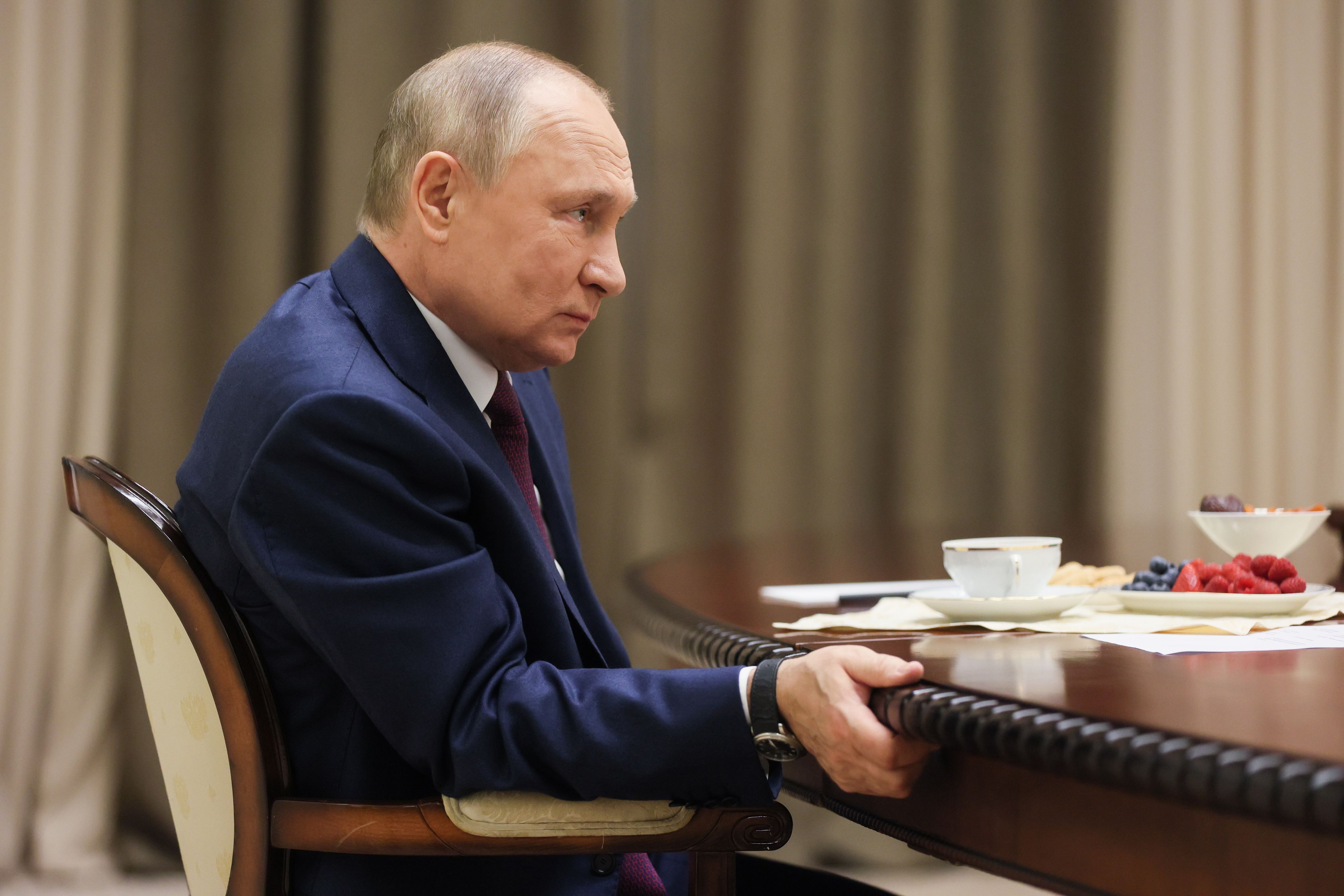 Download von www.picturedesk.com am 06.12.2021 (15:38).  MOSCOW, RUSSIA - DECEMBER 5, 2021: Russia's President Vladimir Putin is seen ahead of a ceremony to present the We Are Together prize as part of the We Are Together International Forum of Civic Engagement. Mikhail Metzel/POOL/TASS - 20211205_PD5952 - Rechteinfo: Rights Managed (RM)