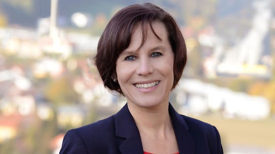Evelyn Rath zeigt, wie man im Alltag Müll vermeidet. 