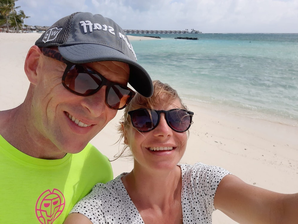 Christian G. mit seiner Verlobten im Urlaub