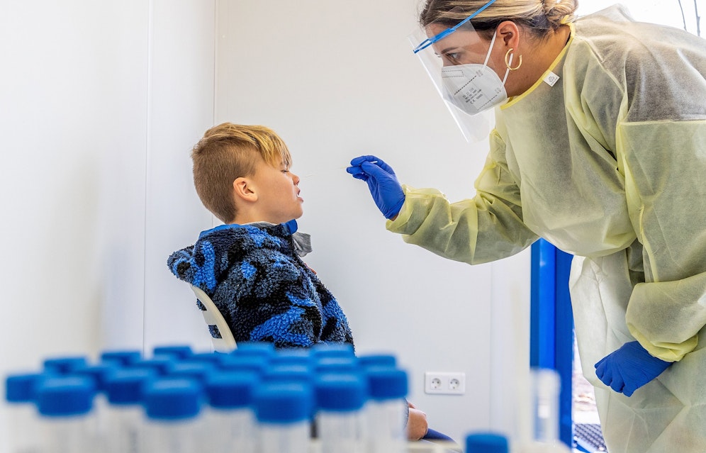 Bei Kindergartenkindern wird in Zukunft in der Steiermark der Lollipoptest durchgeführt. 
