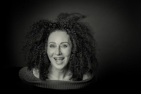 Christina "Mausi" Lugner spricht im neuen Podcast Klartext.