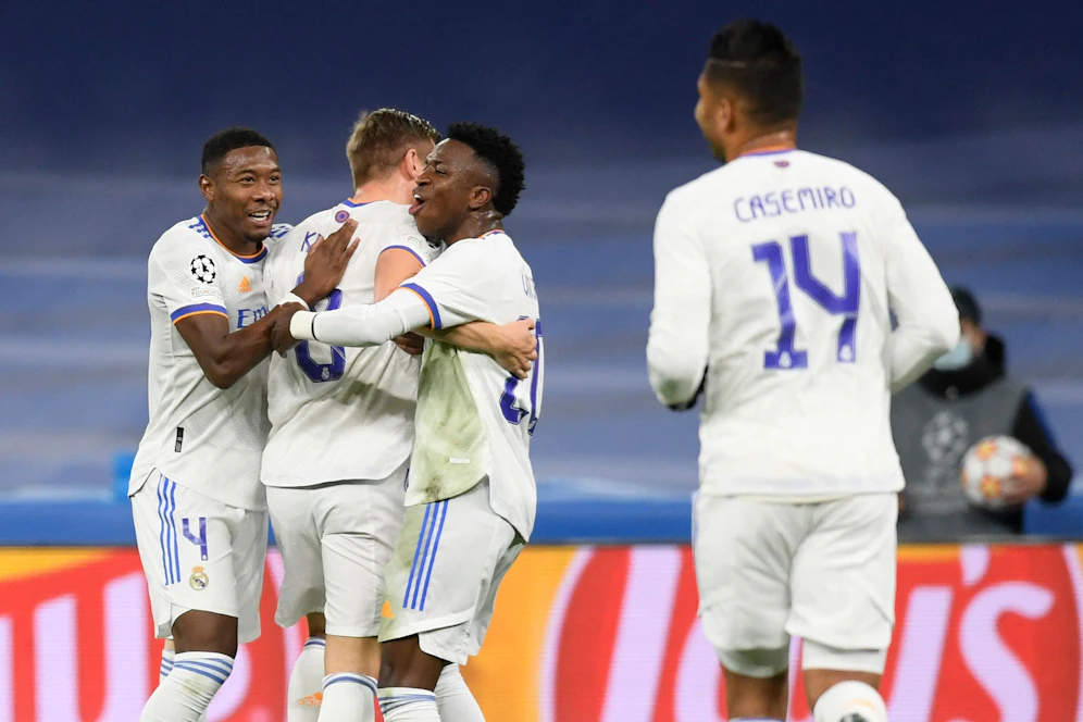 Toni Kroos trifft gegen Inter Mailand. 