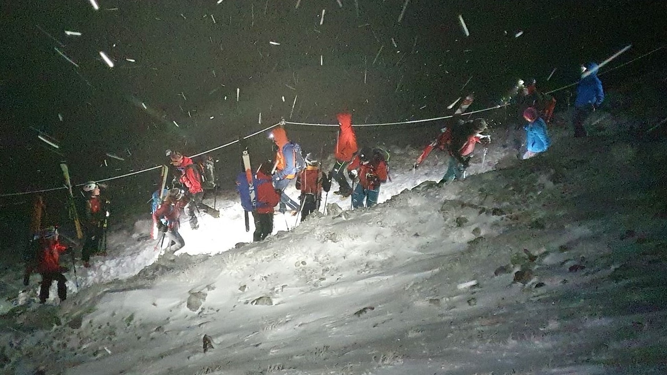 Die vierköpfige Familie musste von der Bergrettung gerettet werden.