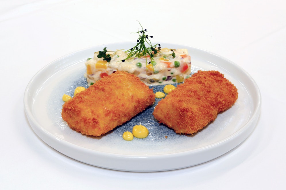 Gebackener Kabeljau mit französischem Salat und Zitronenmayonnaise