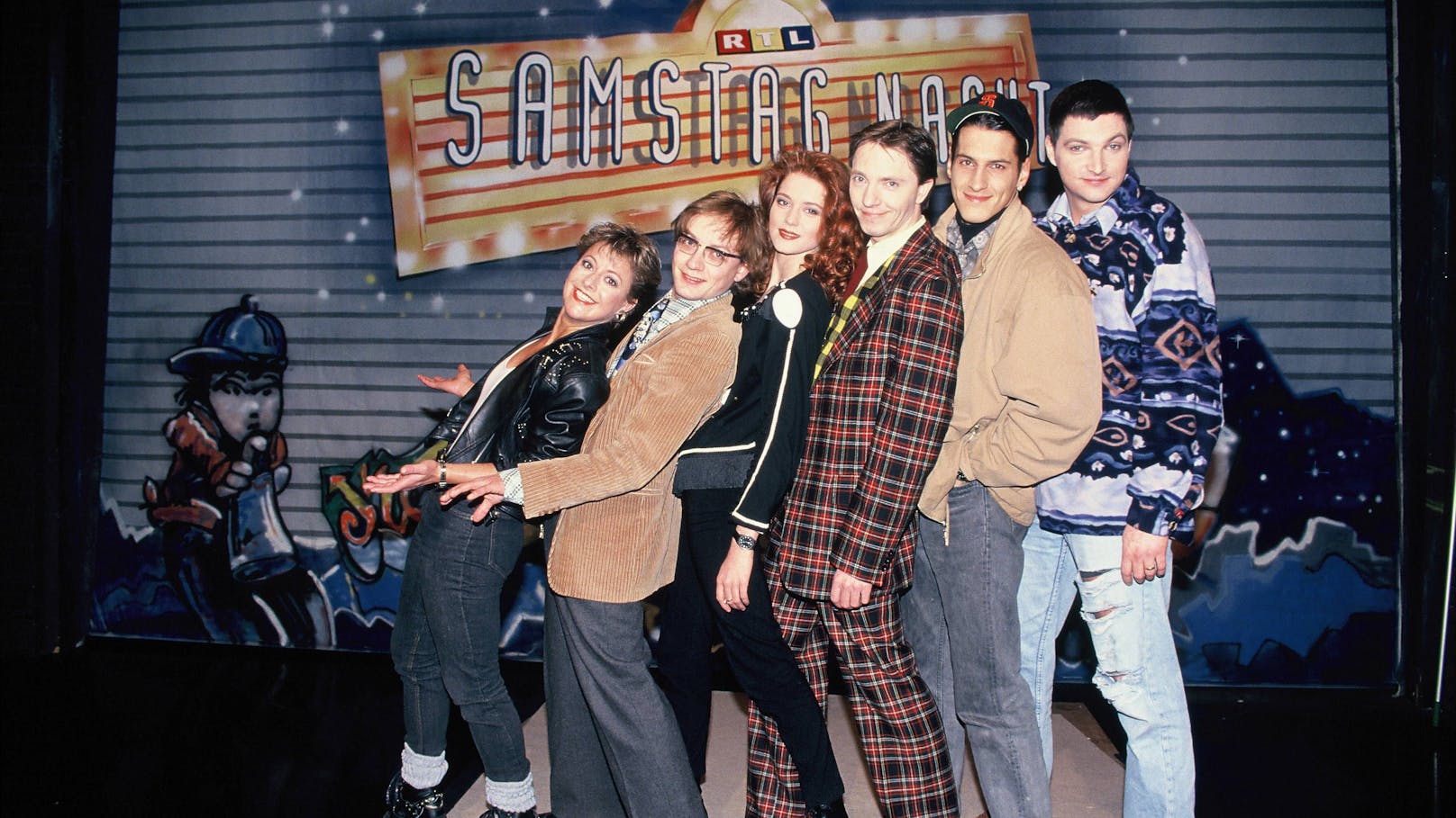 Die Kult-Truppe von "<strong>RTL Samstag Nacht</strong>": Tanja Schumann, Wigald Boning, Esther Schweins, Olli Dittrich, Mirco Nontschew, Stefan Jürgens (v.l.n.r., 1993)