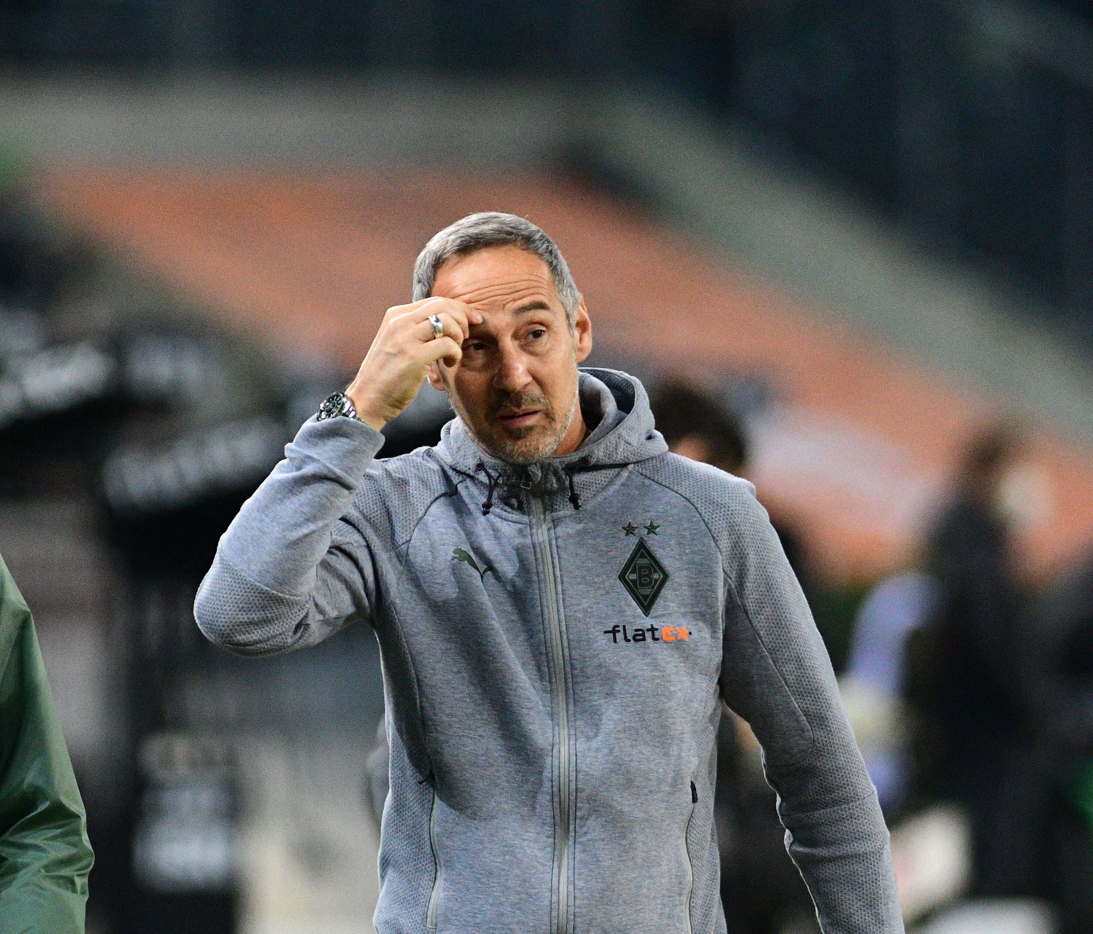 Sorgenfalten bei Adi Hütter