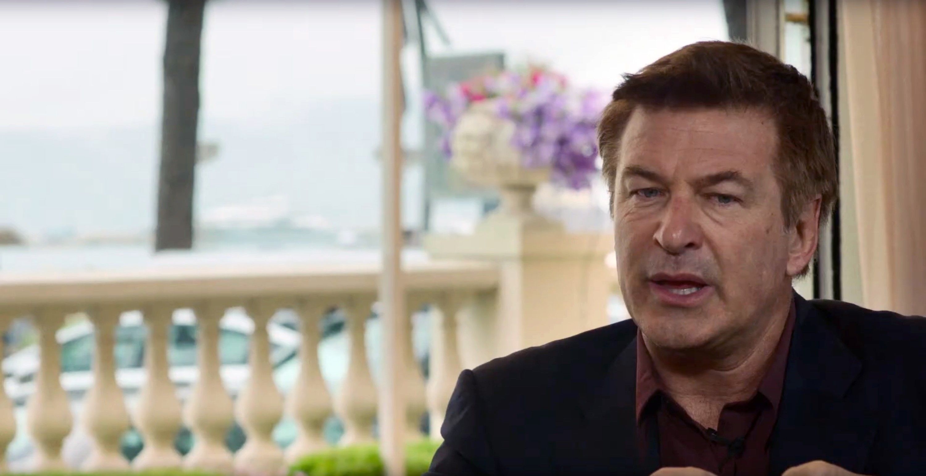 Download von www.picturedesk.com am 08.12.2021 (12:28).  WATER AND SUGAR: CARLO DI PALMA, THE COLOURS OF LIFE, (aka ACQUA E ZUCCHERO: CARLO DI PALMA, I COLORI DELLA VITA), Alec Baldwin, 2016. © Kino Lorber / Courtesy Everett Collection - 20211108_PD8893 - Rechteinfo: Rights Managed (RM) PictureDesk Ã¼bernimmt hinsichtlich der Verwendung durch den Kunden keinerlei Haftung und Garantie. Die Verantwortung liegt ausschlieÃlich beim Kunden. Redaktionelle Printverwendung ist Ã¼blicherweise mÃ¶glich. Keine TV und Videonutzung!