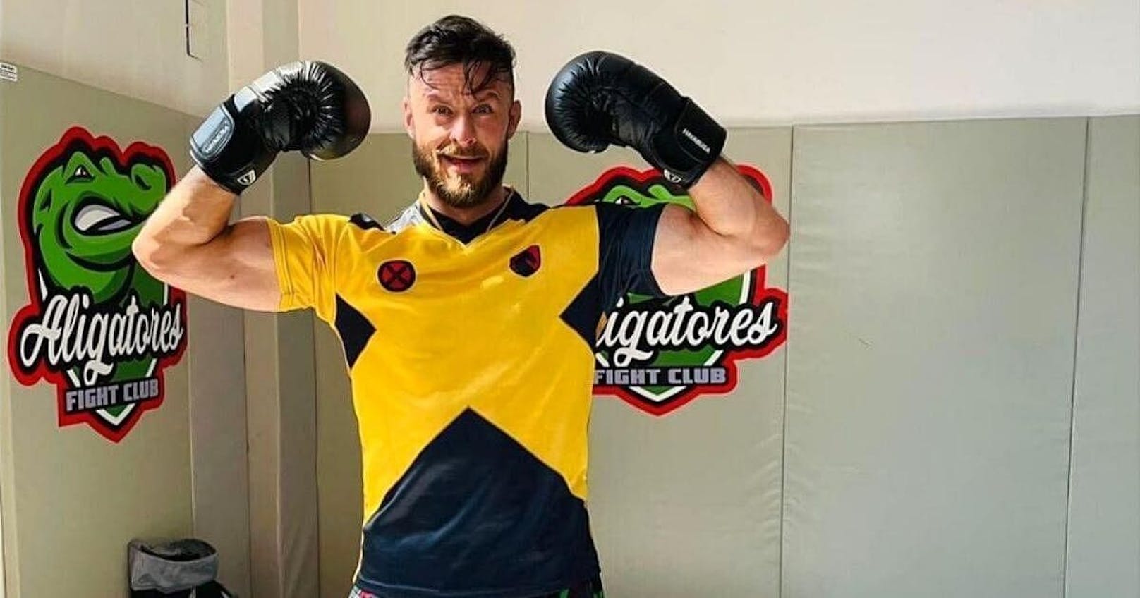 E-Sport Legende Jaroslaw "pashaBiceps" Jarzabkowski gibt sein MMA-Debut.