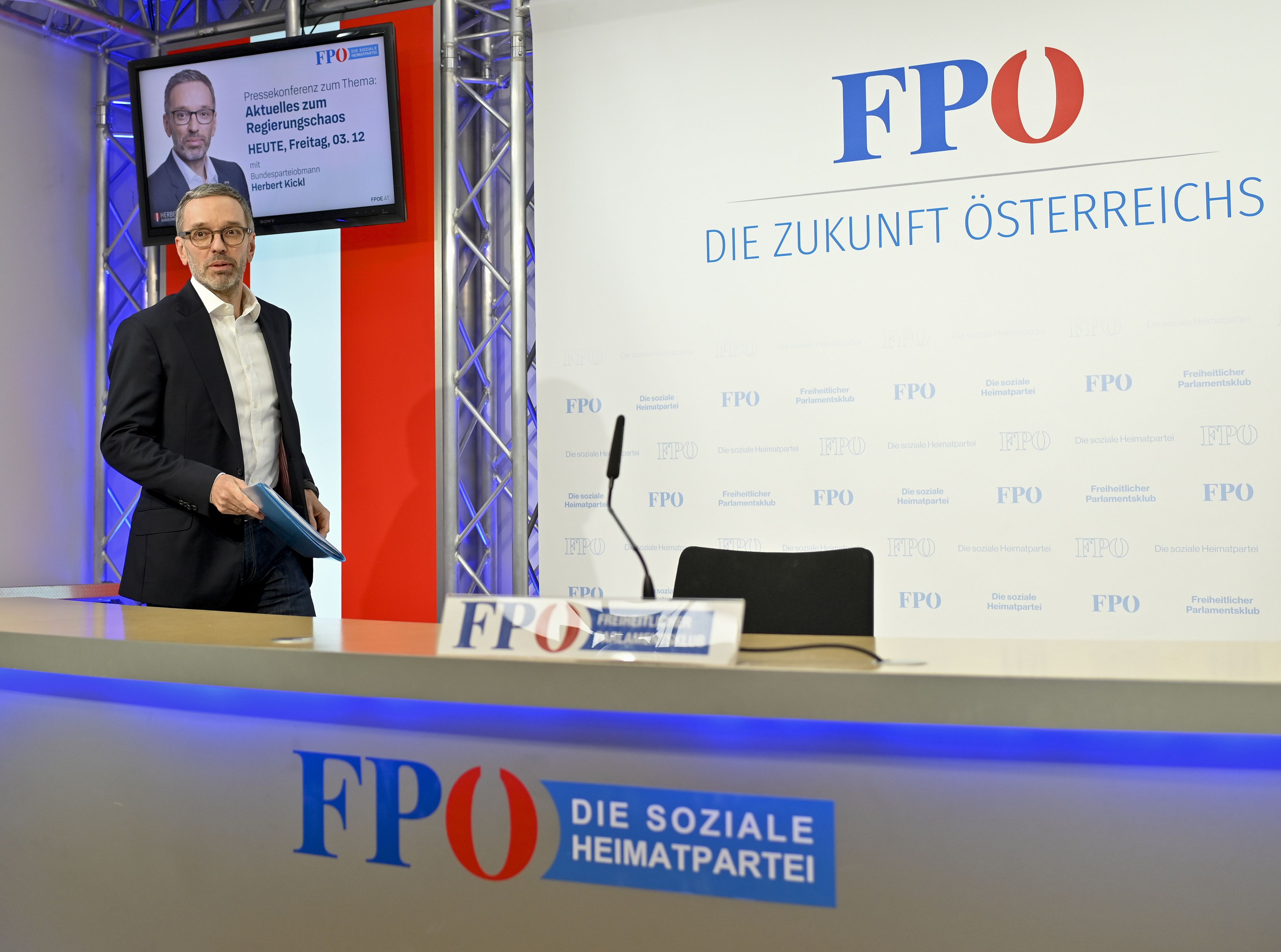 Herbert Kickl gibt regelmäßig Pressekonferenzen zu Corona-Themen.