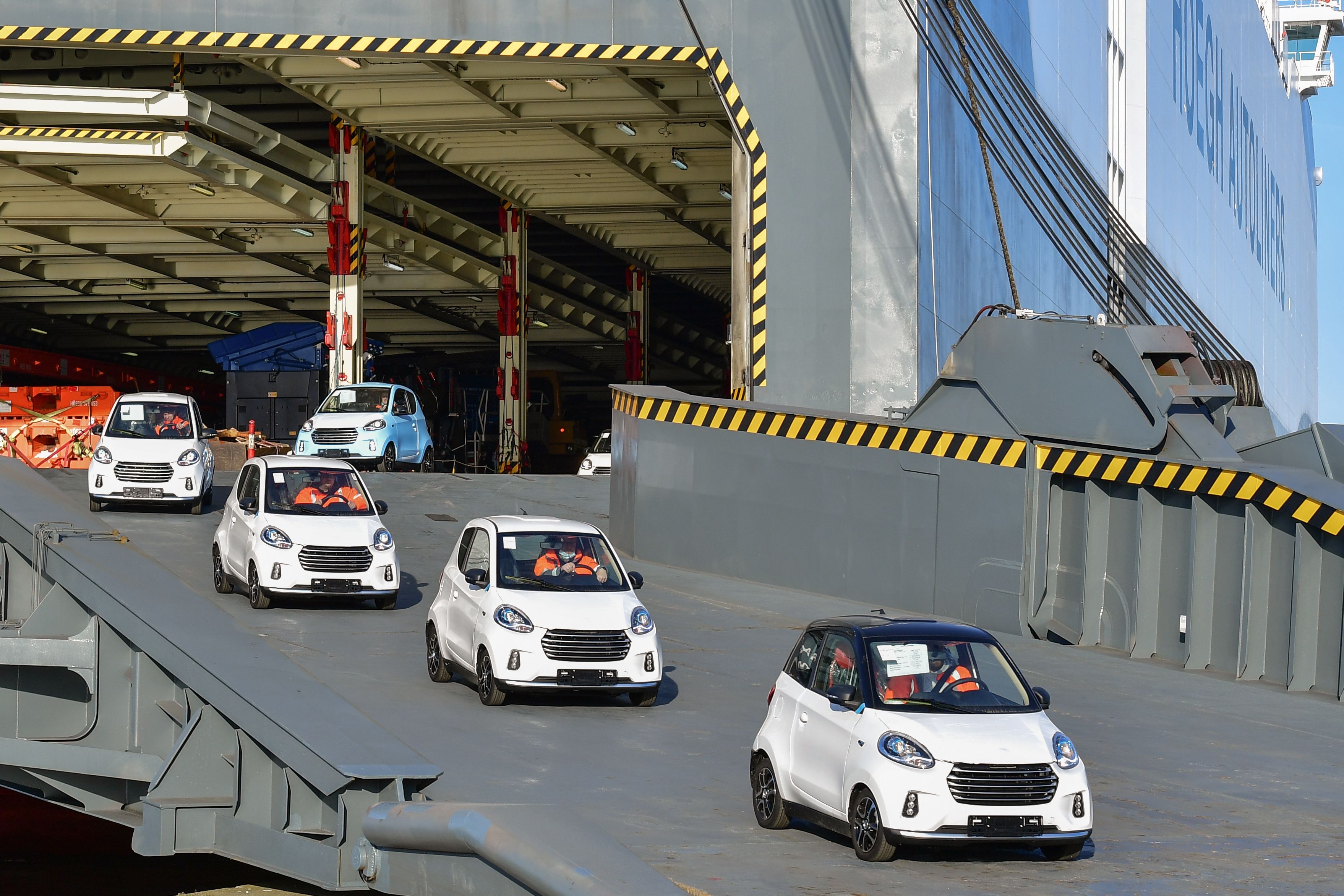 Elaris jetzt auch in Österreich: E-Mobilitätsanbieter baut Vertrieb und Service in Österreich aus.