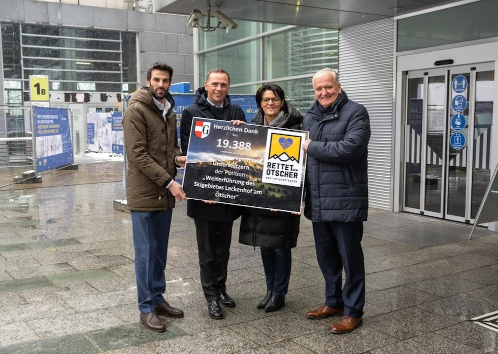 Udo Landbauer, Danninger, Lackenhofs Bürgermeisterin Renate Rakwetz und Franz Schnabl.