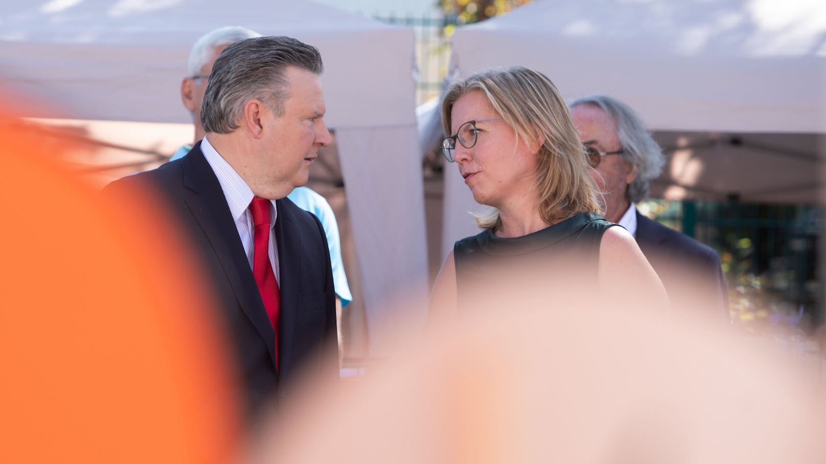 Wiens Bürgermeister Michael Ludwig und Verkehrsministerin Leonore Gewessler.