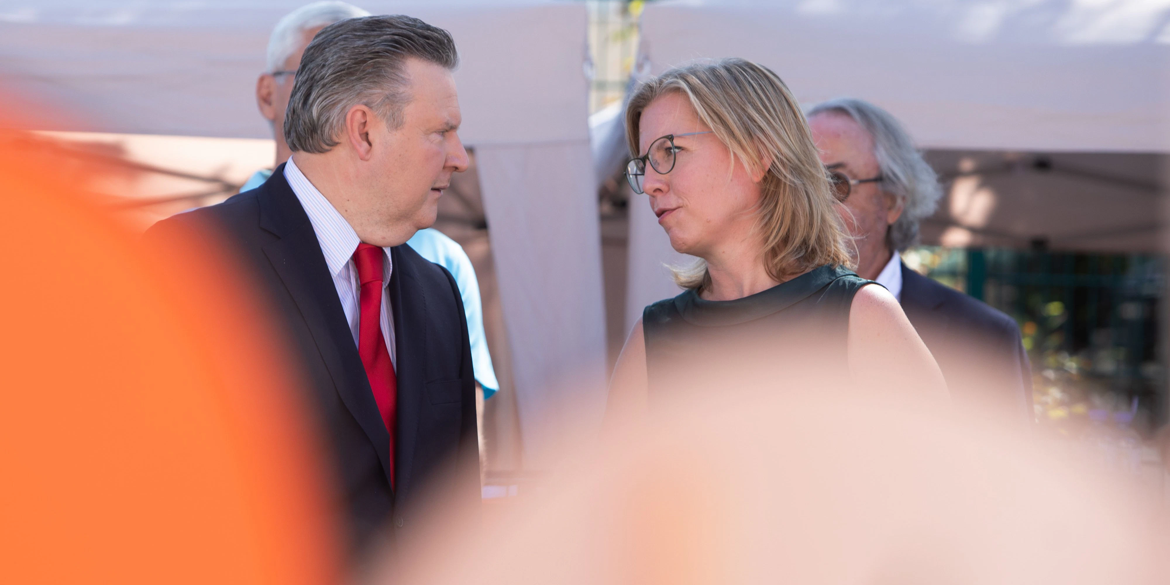 Wiens Bürgermeister Michael Ludwig und Verkehrsministerin Eleonore Gewessler.