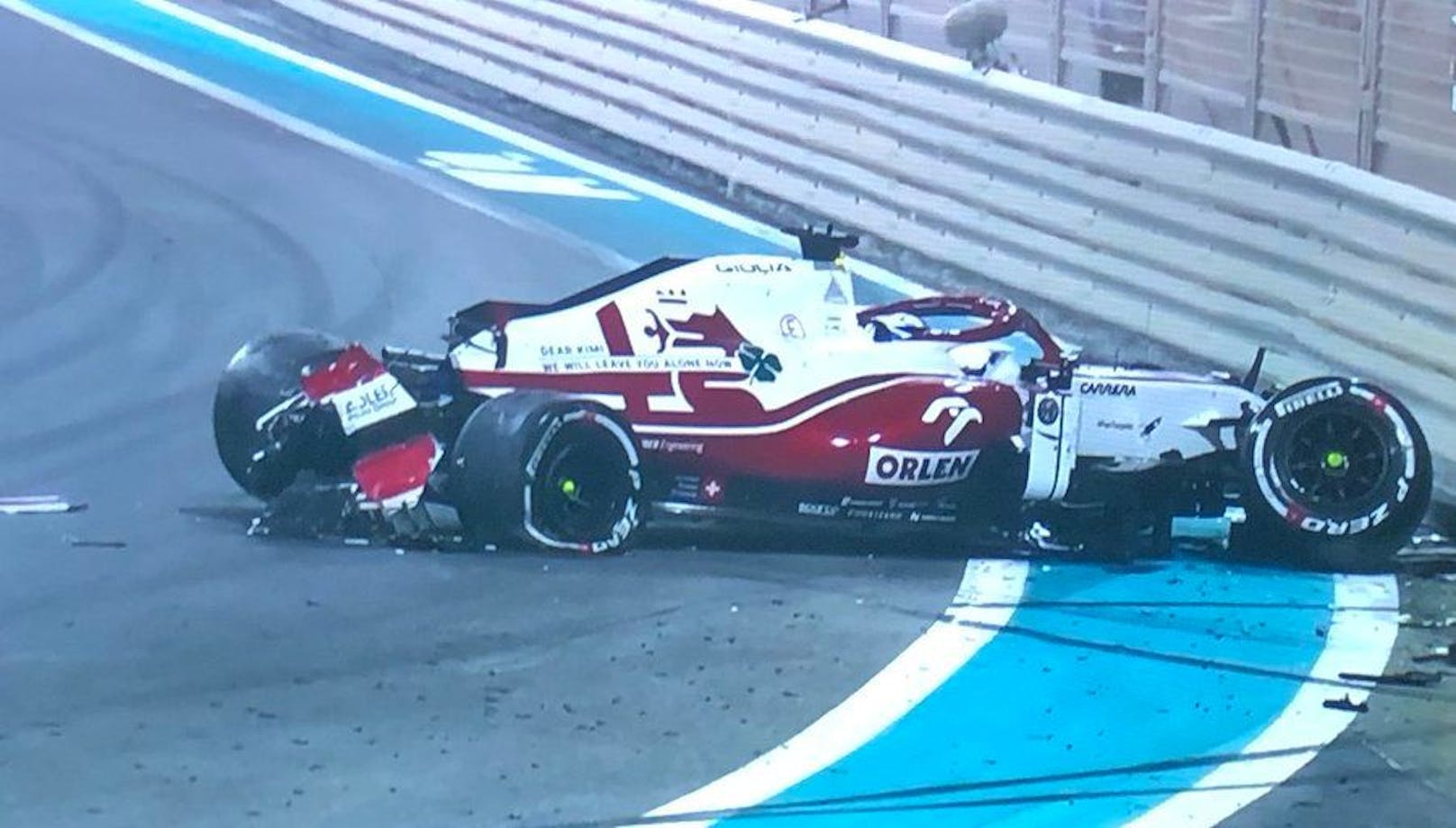Räikkönen zerlegt am letzten Wochenende seinen Boliden