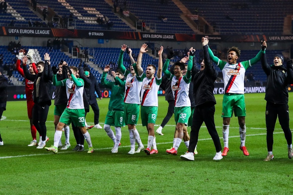 Rapid jubelt über das Überwintern im Europacup.