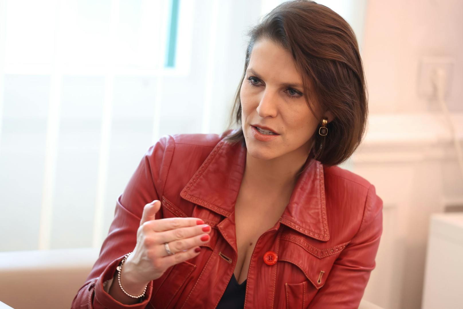 Verfassungsministerin Karoline Edtstadler im <em>"Heute"</em>-Interview