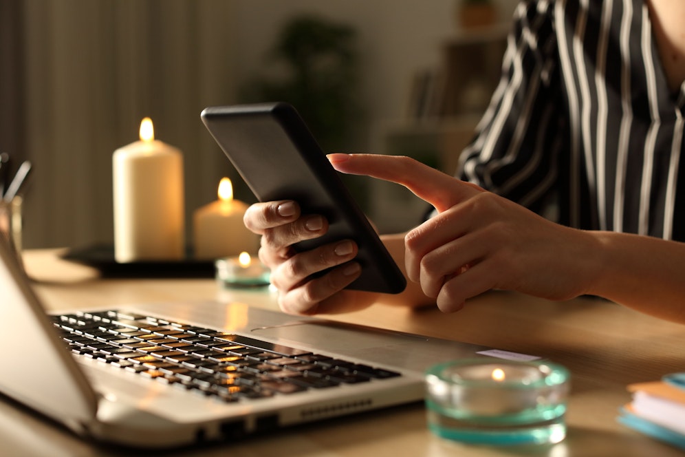Der Strom ist auch, aber Smartphone & Co. könnten noch Akku haben. Eine Chance auf Internet?