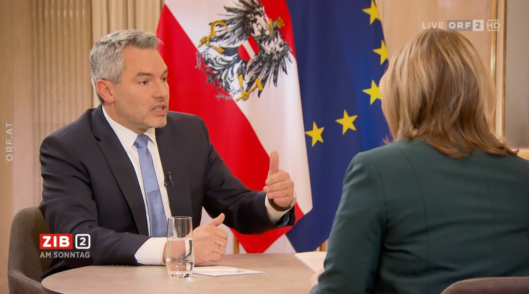 Weite Teile des Interviews war der Kanzler doppelt zu hören.