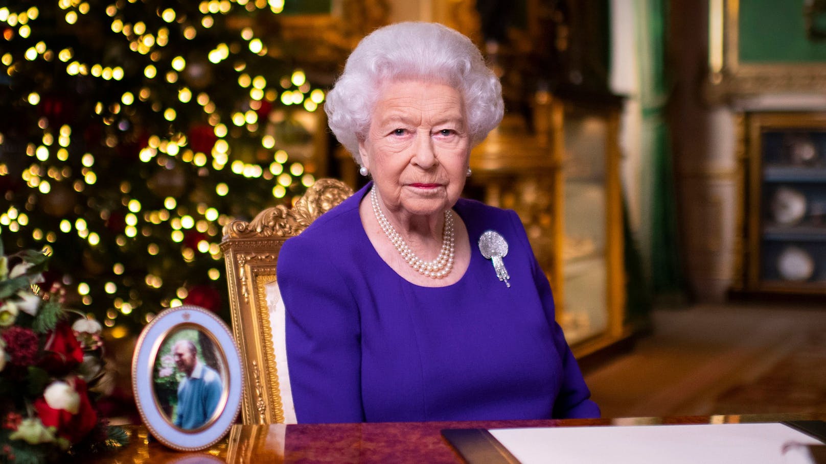 <strong>Queen Elizabeth II</strong> bei ihrer jährlichen Weihnachtsansprache 2020.