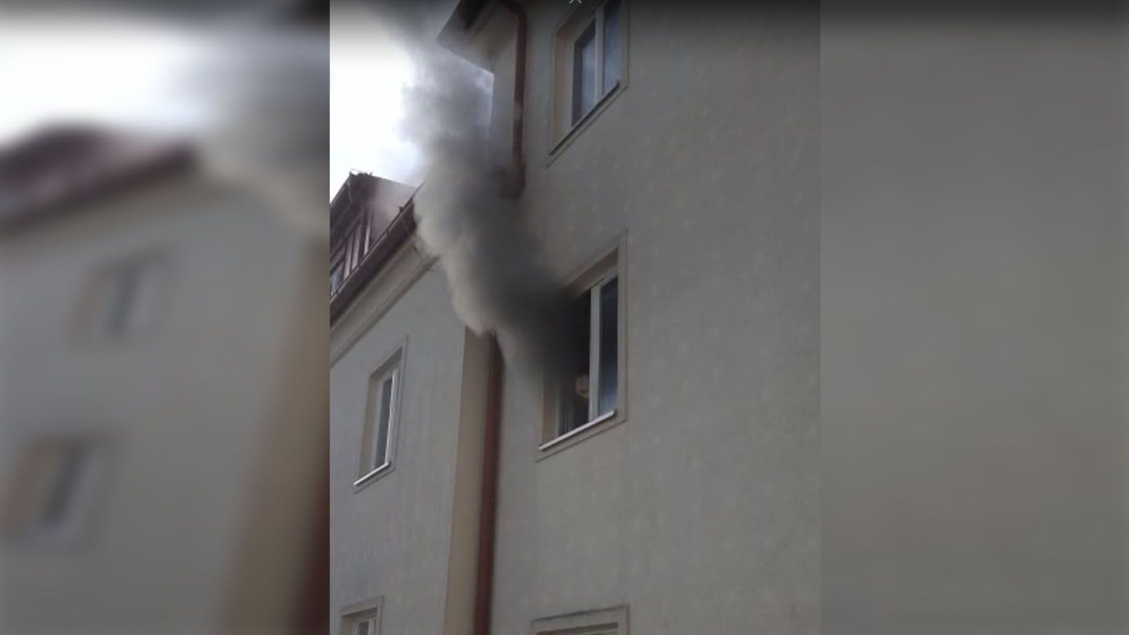 Die Nachbarn waren besorgt, als sie die heftigen Rauchwolken wahrnahmen 