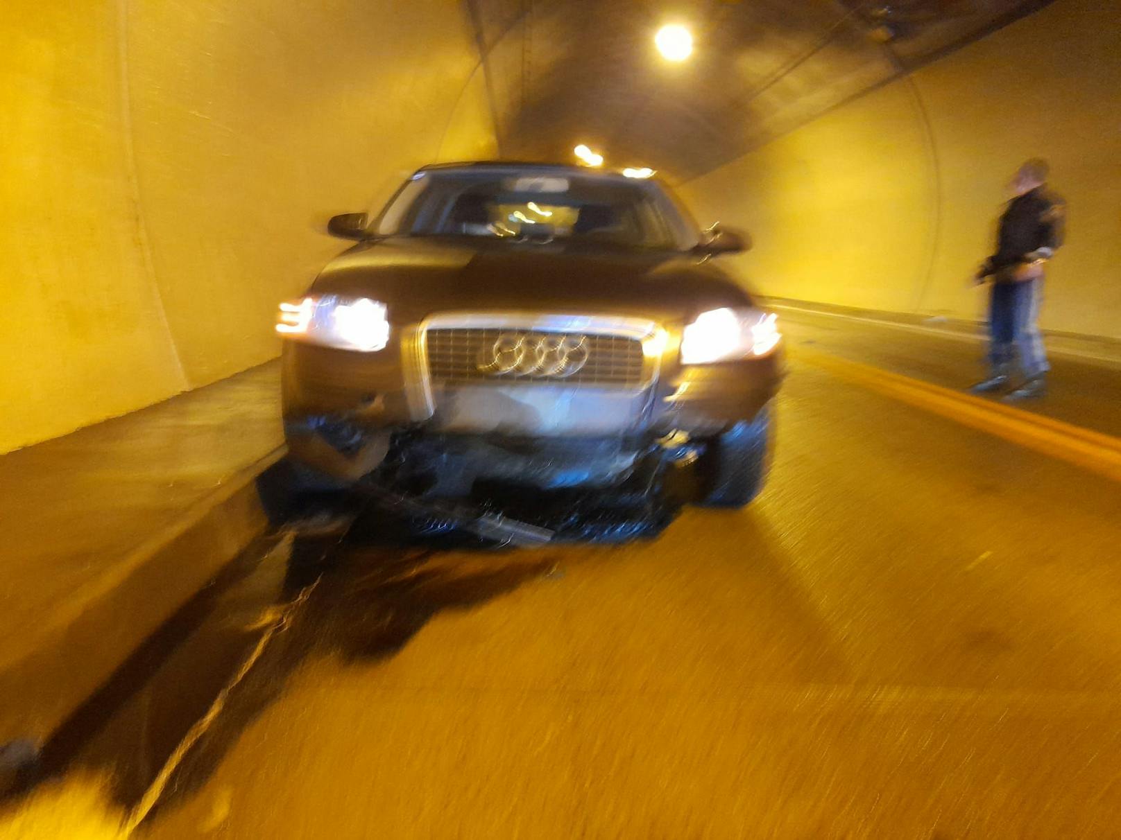 Der Linzerin kam in dem Tunnel ein Lkw-Reifen entgegen.
