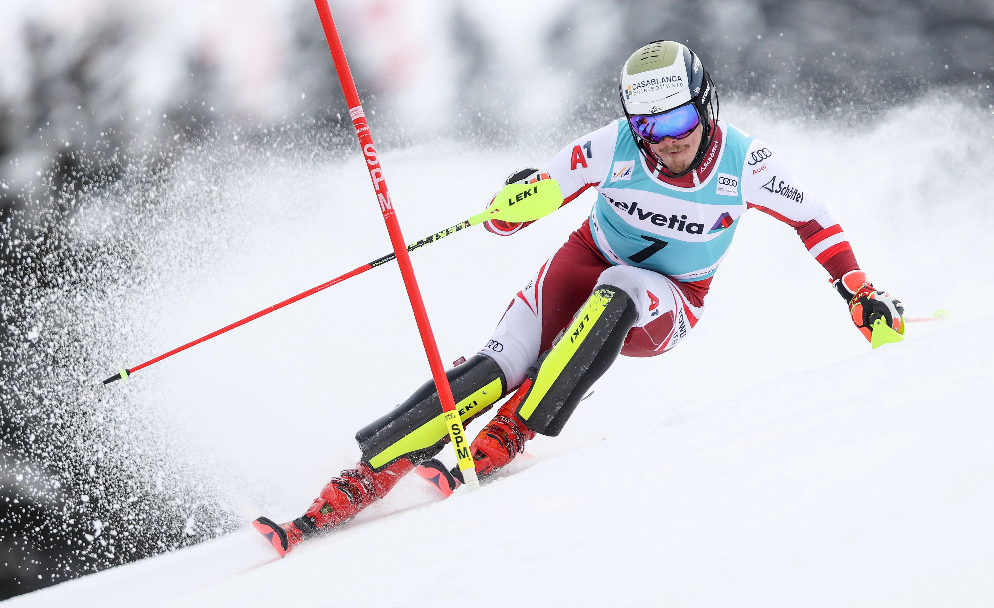 Manuel Feller und Co. greifen im Slalom an.