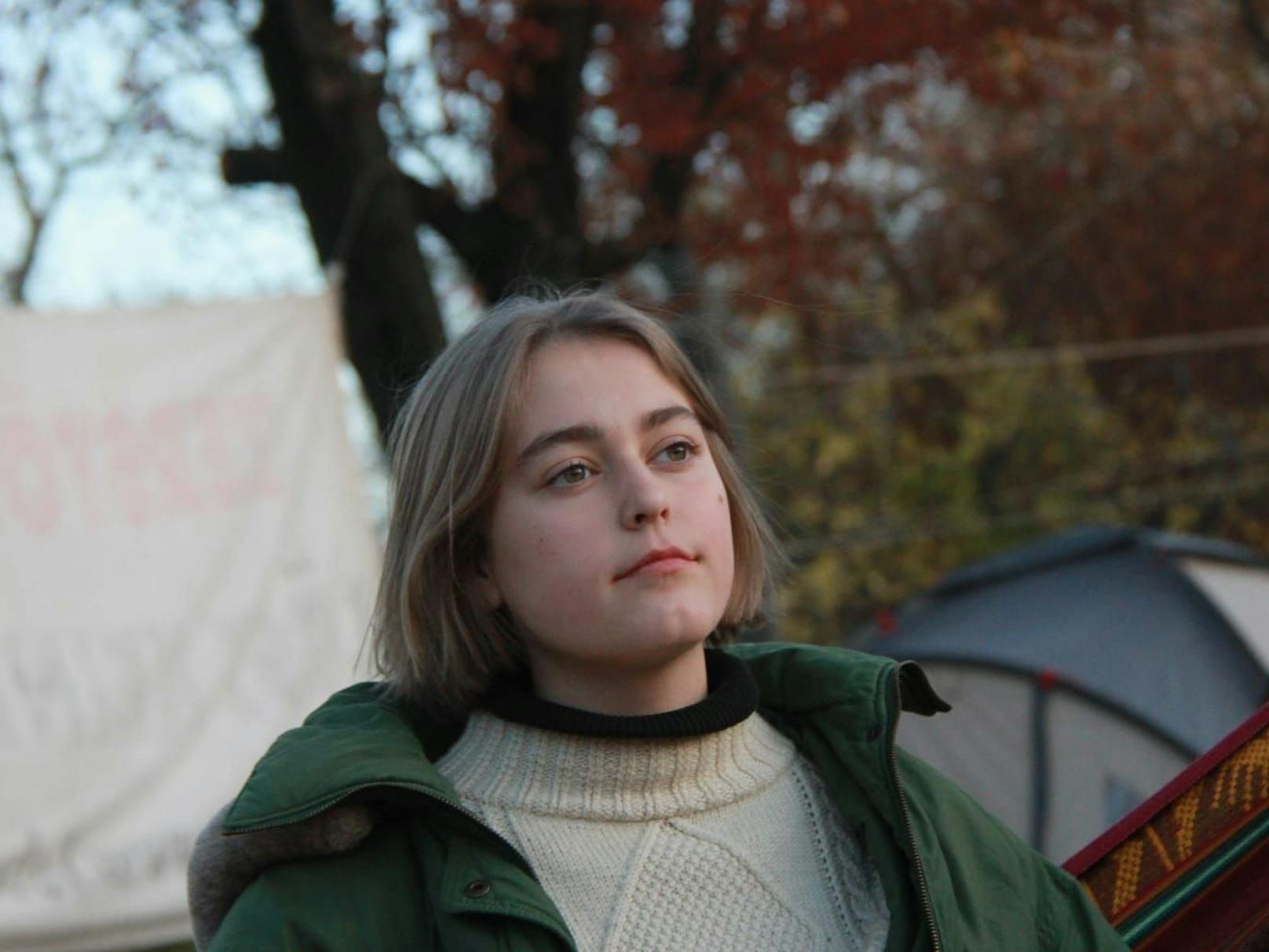 Die Schülerin und Umweltaktivistin Rosa bittet die Stadt Wien in einem Video, die Klagsdrohungen gegen sie zurückzunehmen.