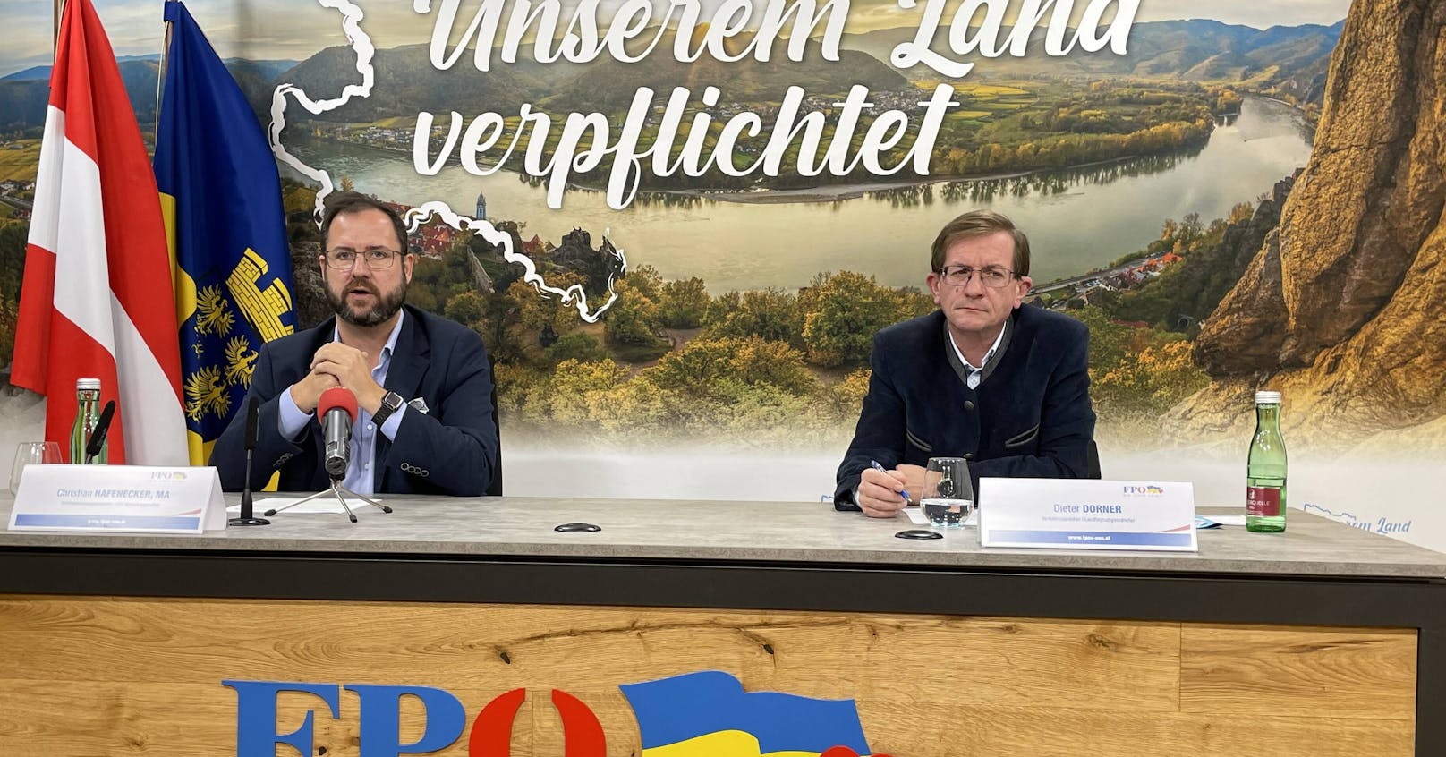 Hafenecker (li.) und Dorner bei der Pressekonferenz.