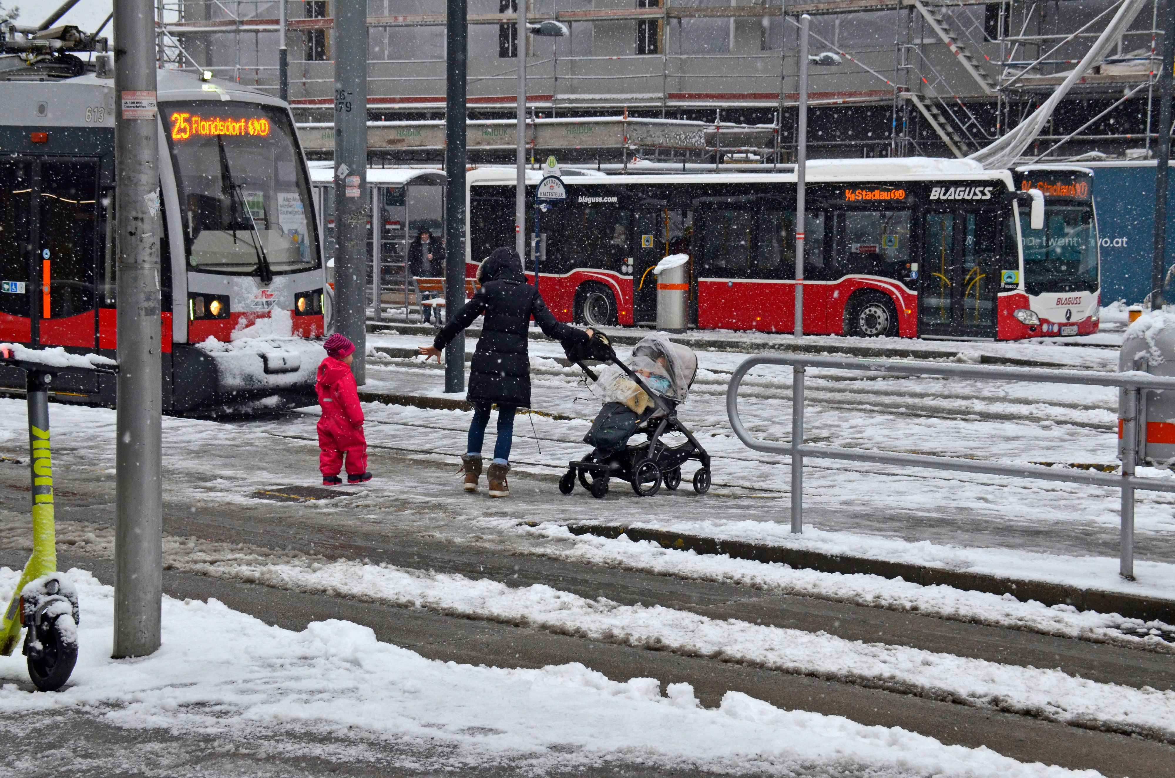 Wintereinbruch mit erstem Schnee in Wien am 9. Dezember. Zu Weihnachten könnte es wieder schneien.