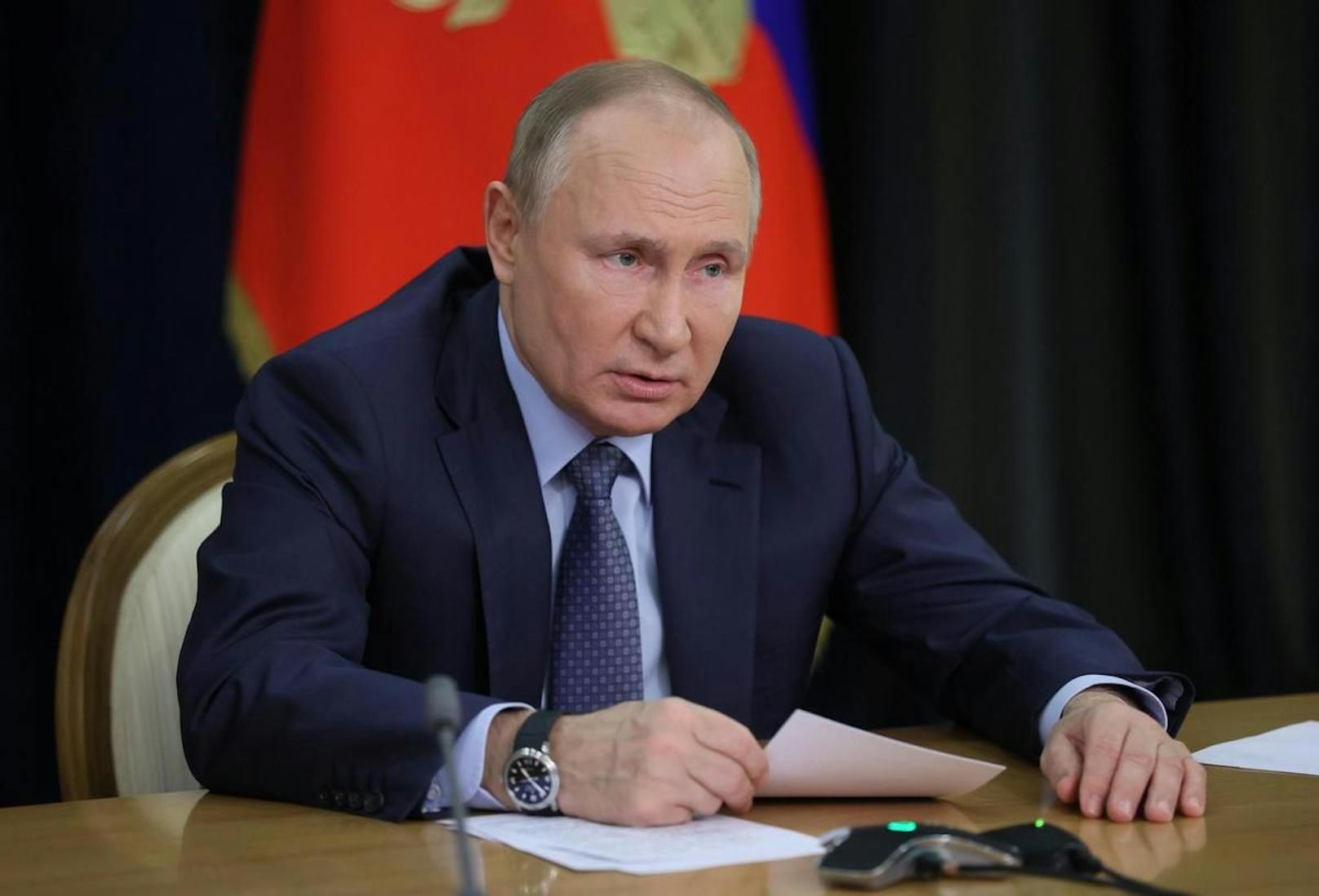 Putin bezeichnet in der Dokumentation das Ende des kommunistischen Machtblocks als "Tragödie" für die Russinnen und Russen.