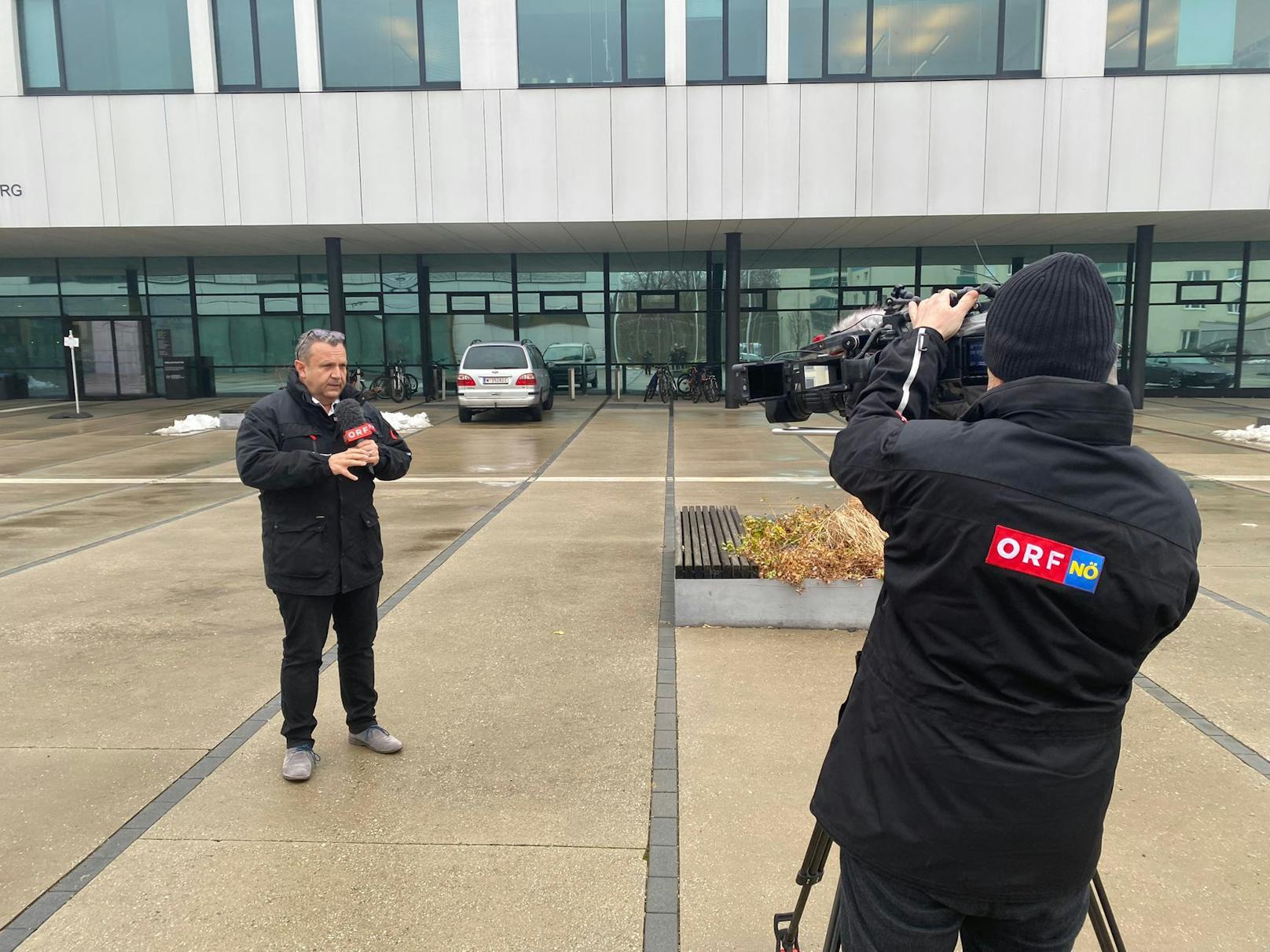 Flimen und Fotografieren war verboten: Hier Werner Fetz vom ORF bei Berichterstattung