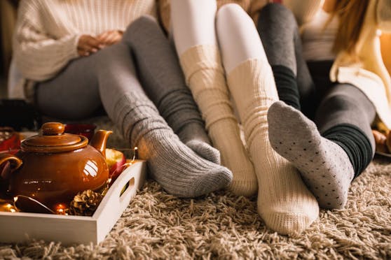 Erspare dir kalte Füße und schaffe dir einen dicken und weichen Teppich an, der viel Wärme vermittelt.