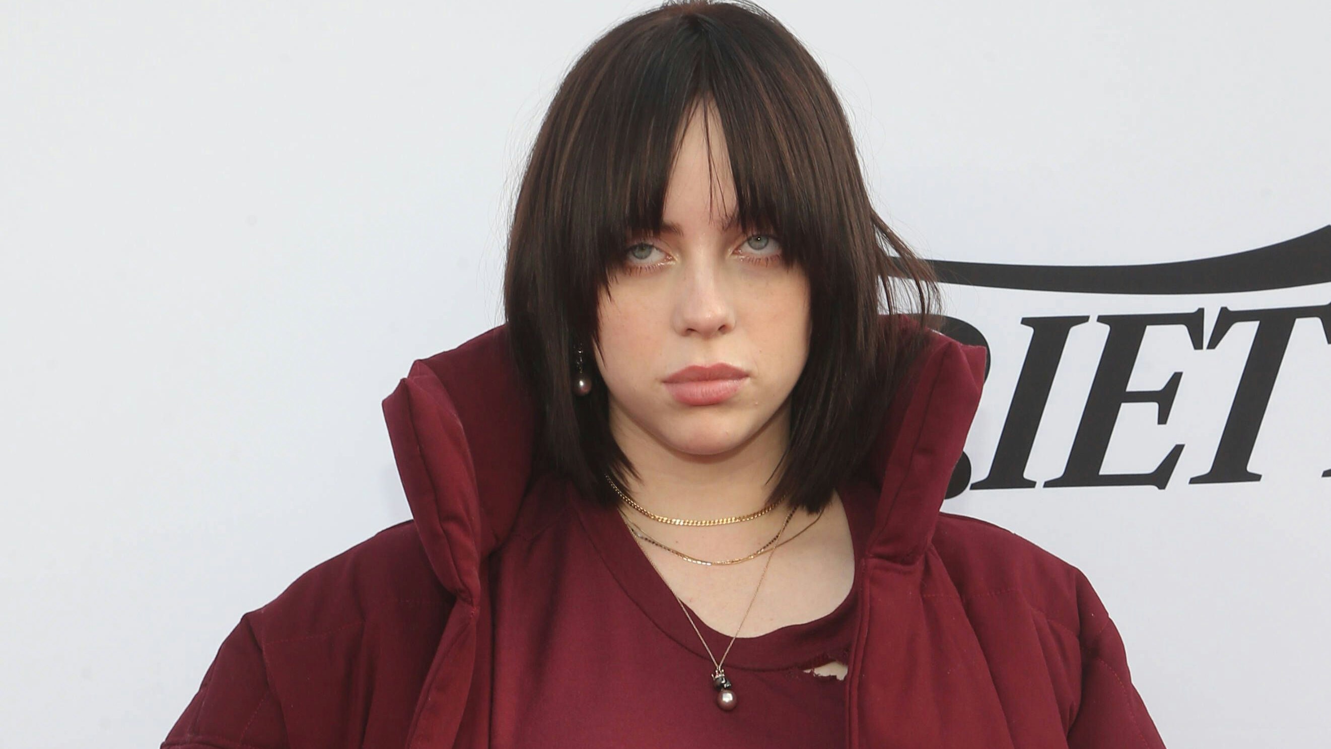 Billie Eilish spricht über ihre Corona-Infektion.