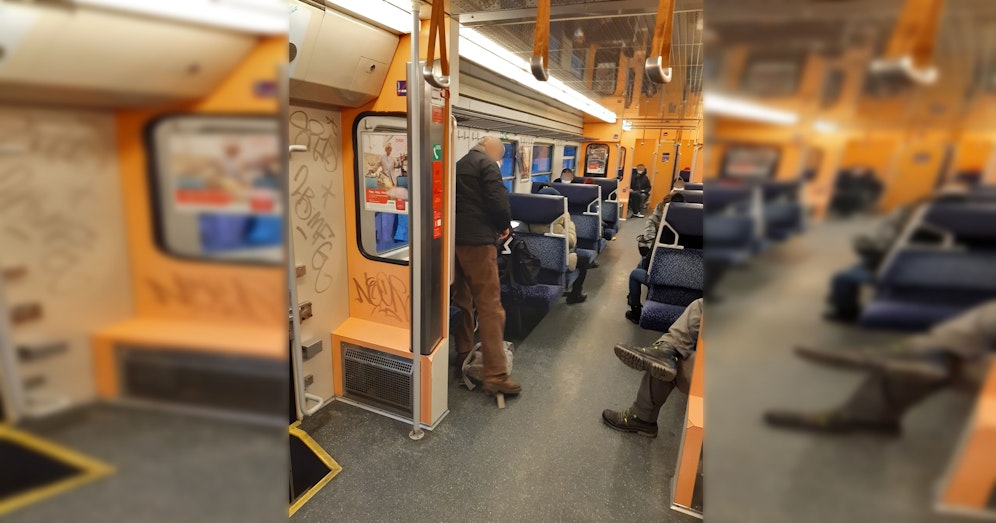 Josef saß eigenen Angaben zufolge eine Stunde lang in der S80 fest.