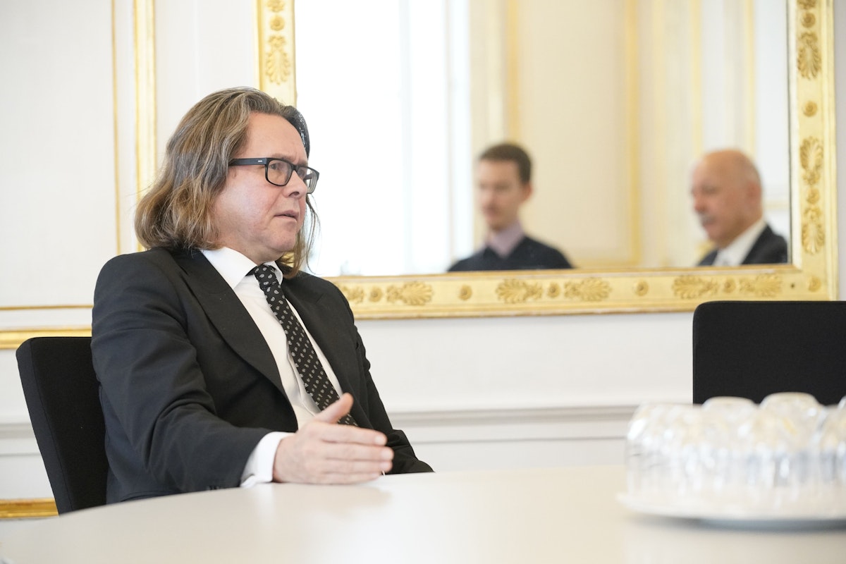 In den neuen Alltag hat sich der Minister noch nicht ganz eingefunden – derzeit ist er noch auf Wohnungssuche in Wien.