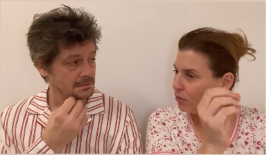 Fritz Karl und Elena Uhlig singen jeden Tag ein anderes Weihnachtslied 