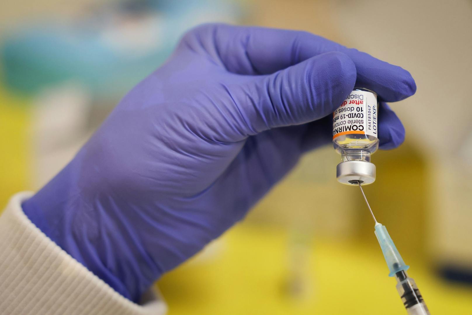BioNTech/Pfizer hat nun eine kindgerechte Impfformel auf den Markt gebracht.