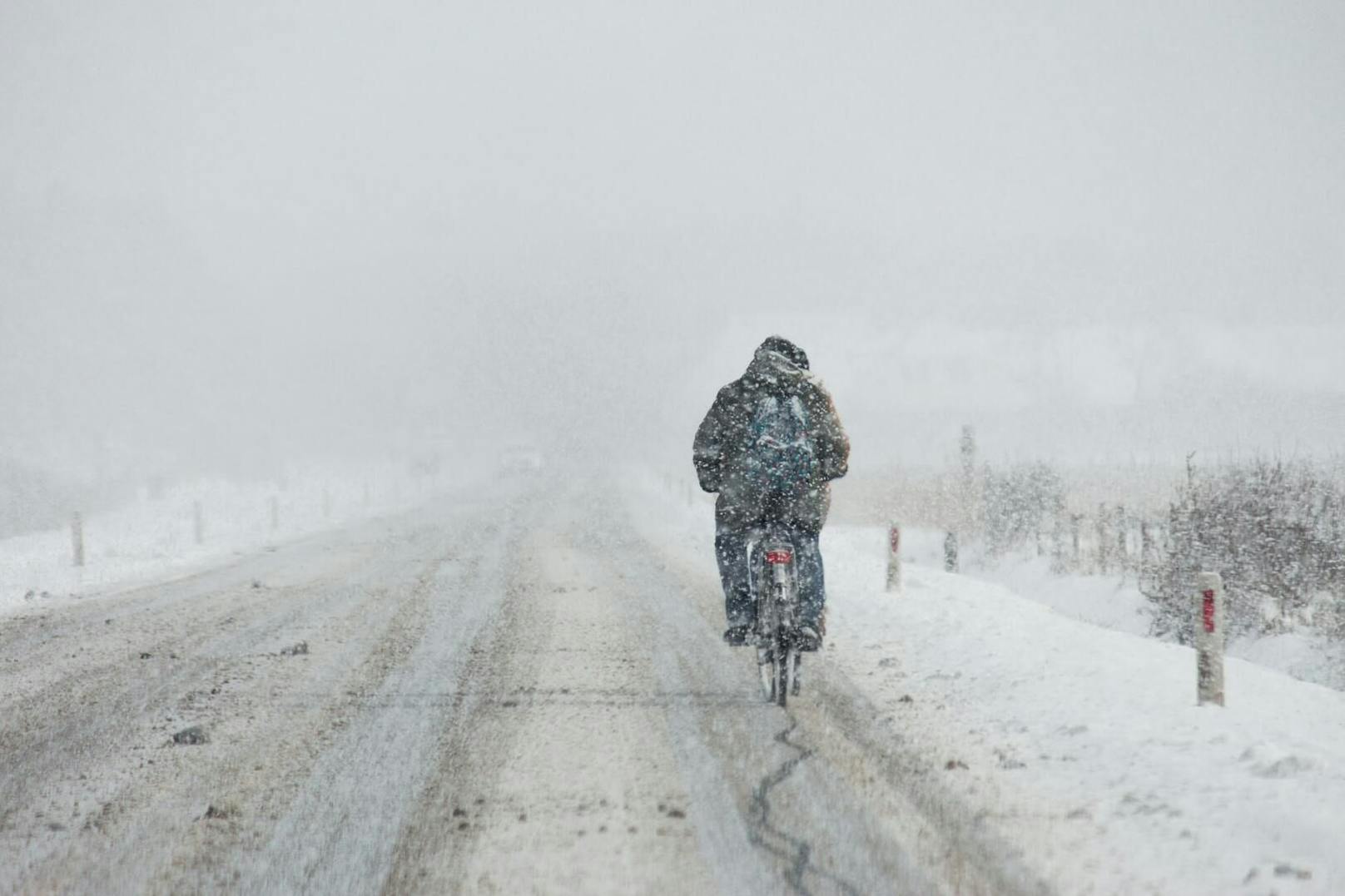 Auch bei Schnee und Eis kann das Radfahren Spaß machen, vorausgesetzt das Fahrrad ist gut für die kalte Jahreszeit ausgerüstet.