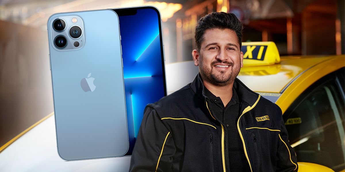 "Taxilenker Jagdeep S. ist geimpft und freut sich auf das Gewinnspiel", sagt Taxi 40100. Es winkt u.a. ein iPhone 13 Pro Max.