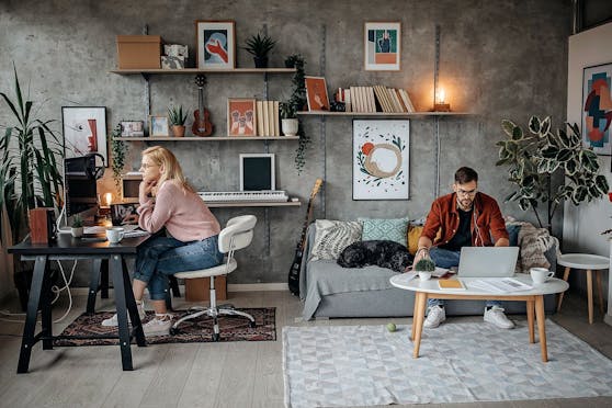 Dein Wecker läutet, aber du musst dich nicht hetzen, schließlich ist dein Büro nur wenige Meter entfernt. Wenn du zu jenen Arbeitnehmern gehörst, die im Home-Office arbeiten, solltest du wissen welche Vorteile die Arbeit im eigenen Heim haben können.