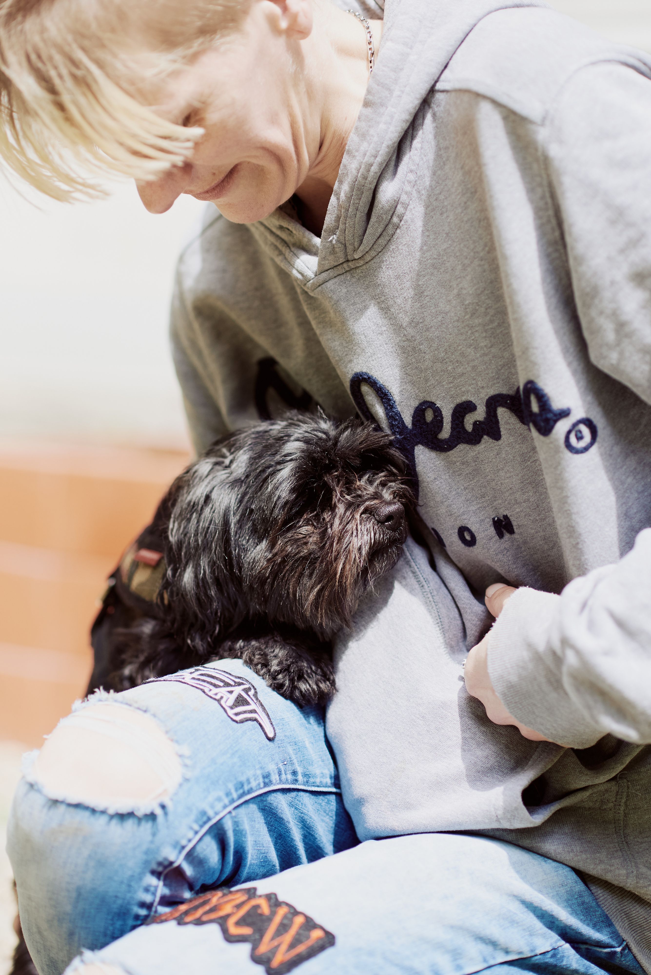Selina hat durch ihren Hund Buddy wieder zurück ins Leben gefunden.