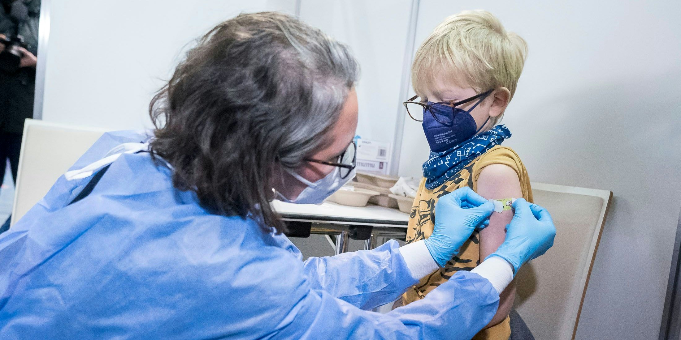 Wie gut schützt der  Stich vor Omikron? 