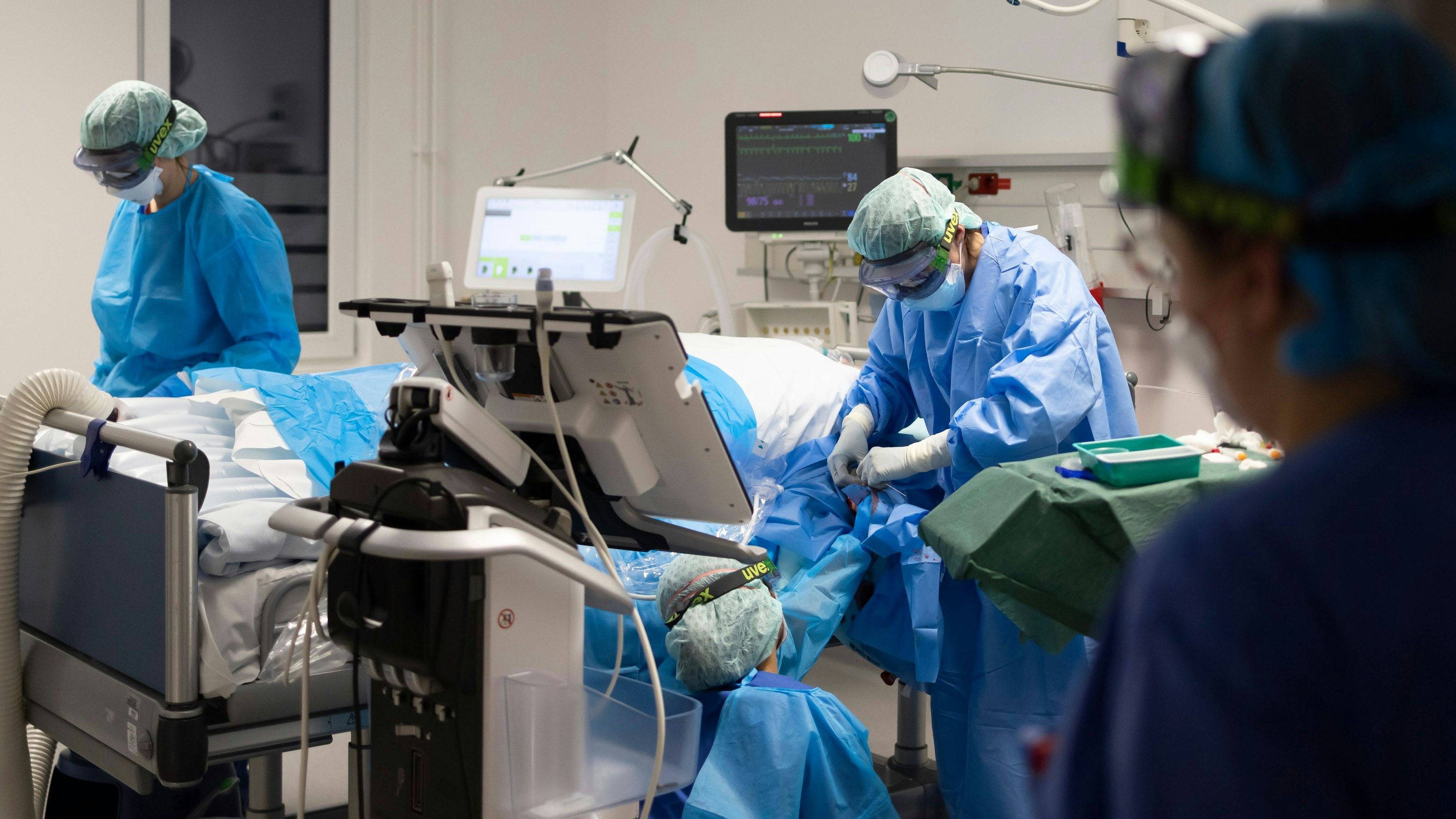 Die Lage auf den Intensivstationen bessert sich schrittweise.