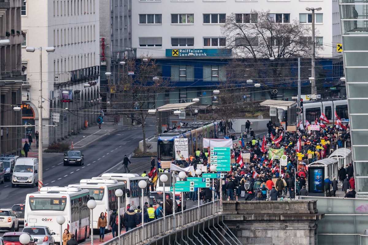 Bis zu 4.000 Menschen zogen stundenlang durch Linz.